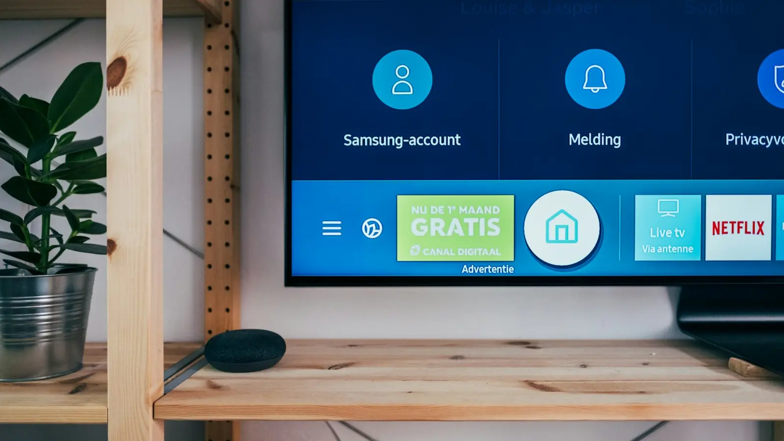 Nagare IPTV streaming on a Smart TV in a living room